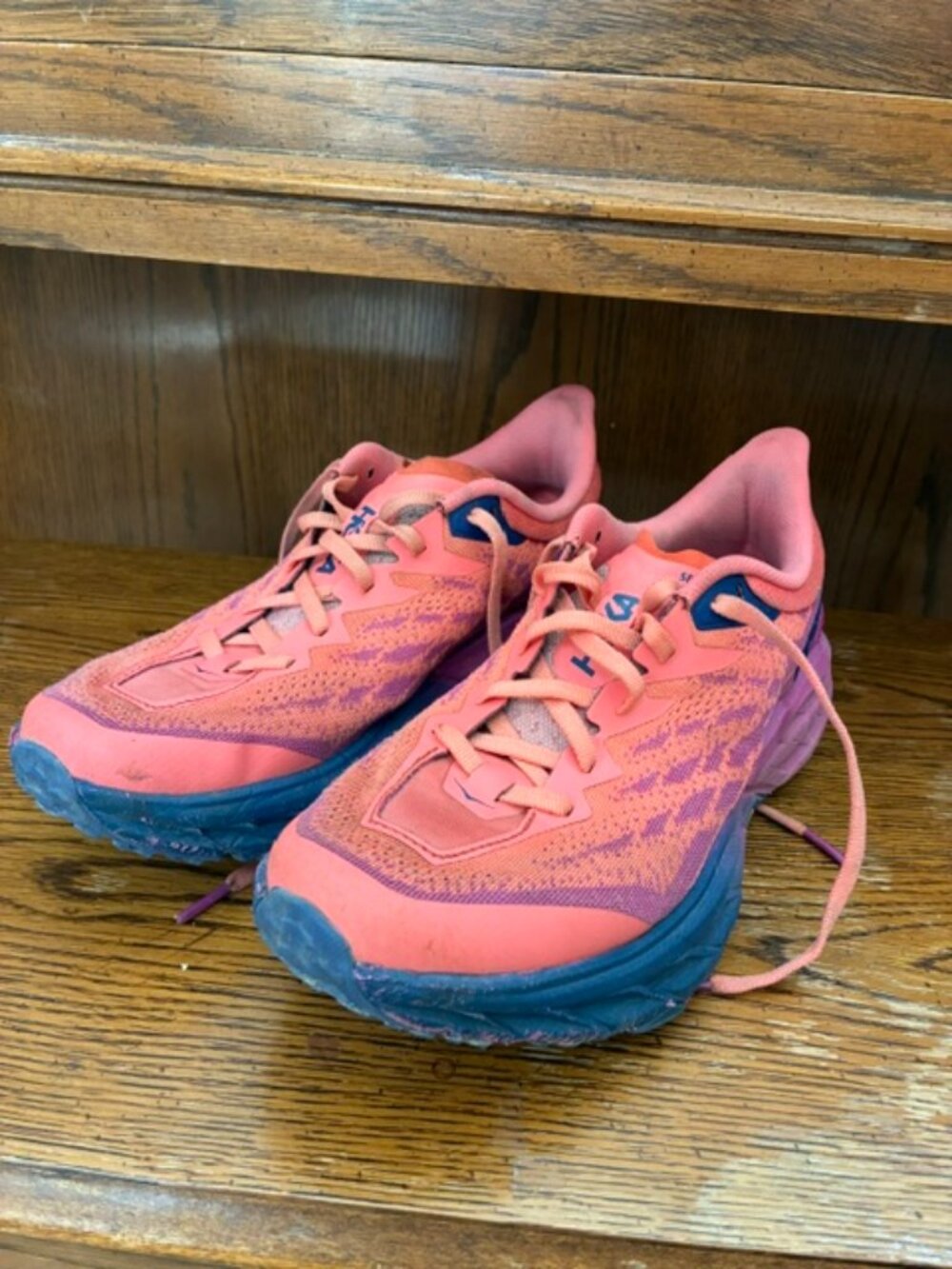 Hoka Speedgoat 5 Trail runners, size 8
